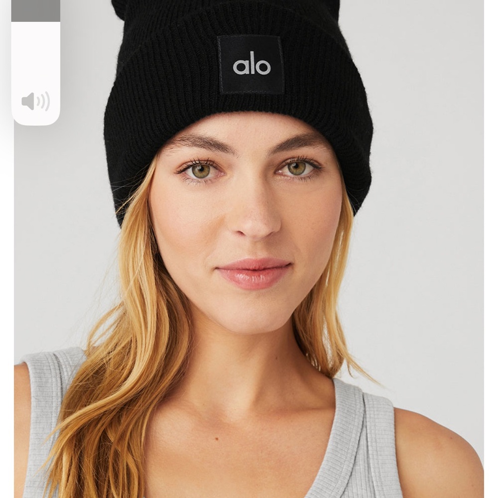 Alo Everyday Beanie in Blck
